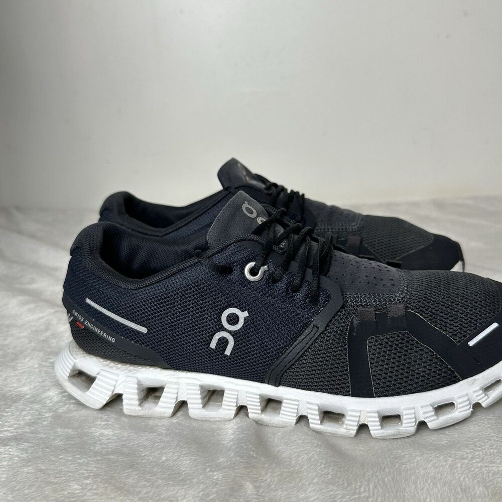 On Cloud 6 Sneakers Black White Womens 7 Running Athleisure Minimalist Comfort - Picture 3 of 16